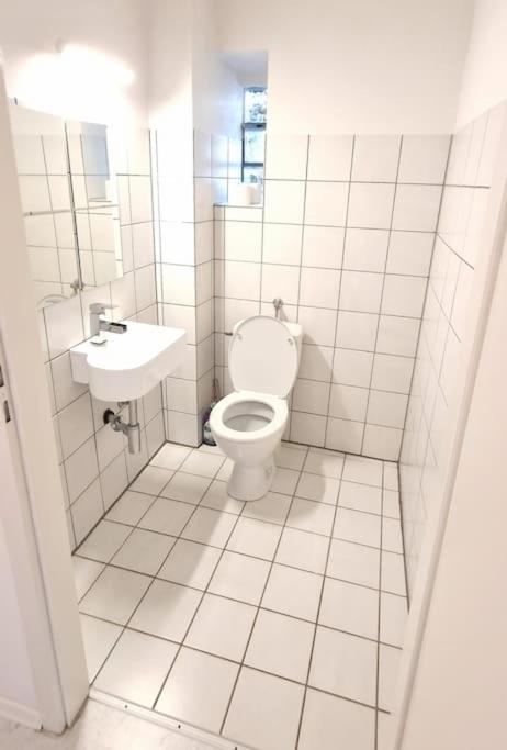 Luna City-Apartment 80Qm 2 Zimmer 2 Baeder 20Km Messe Airport クレーフェルト エクステリア 写真